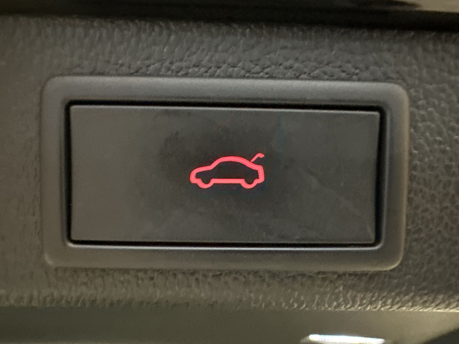 Fahrzeugabbildung SKODA Superb Combi Sportline NAV+LED+AHK+KAMERA+ACC+VC