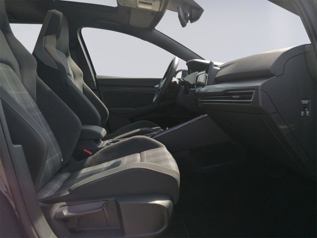 Golf VIII GTD 2.0 TDI DSG STHZ+PANO+KAMERA+