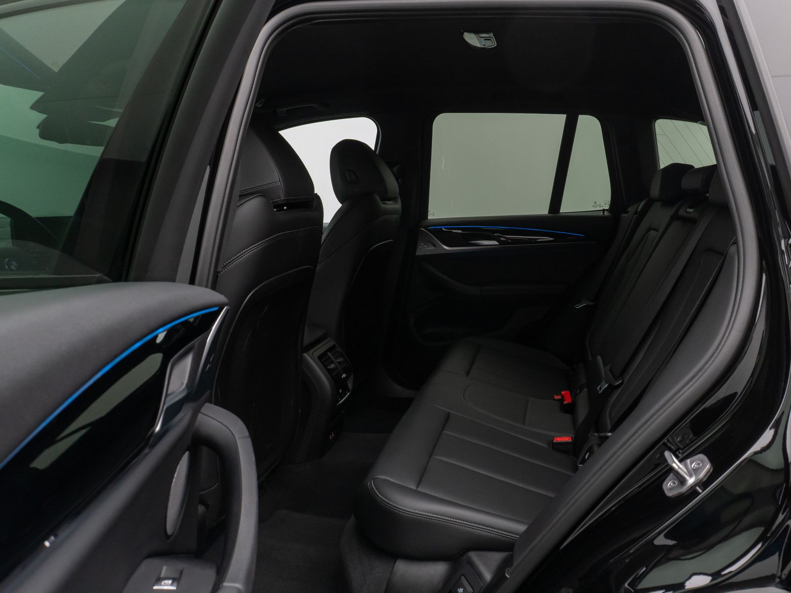 Fahrzeugabbildung BMW X3 xD30e Laser Kamera HUD DAB AHK Komfort 19Zoll