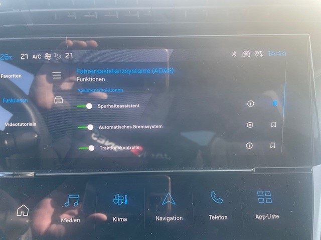 Fahrzeugabbildung Peugeot 408 GT 1.6 PlugIn Hybrid 225 e-EAT8