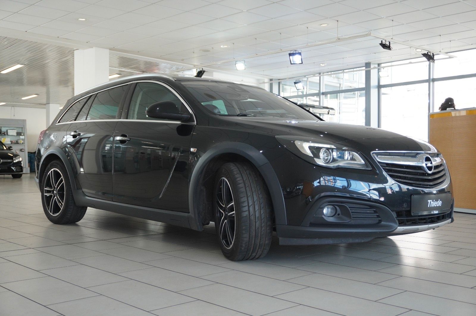 Fahrzeugabbildung Opel Insignia CT 2.0D 4X4 NAVI/LED/KAMERA/SPORT/AHK