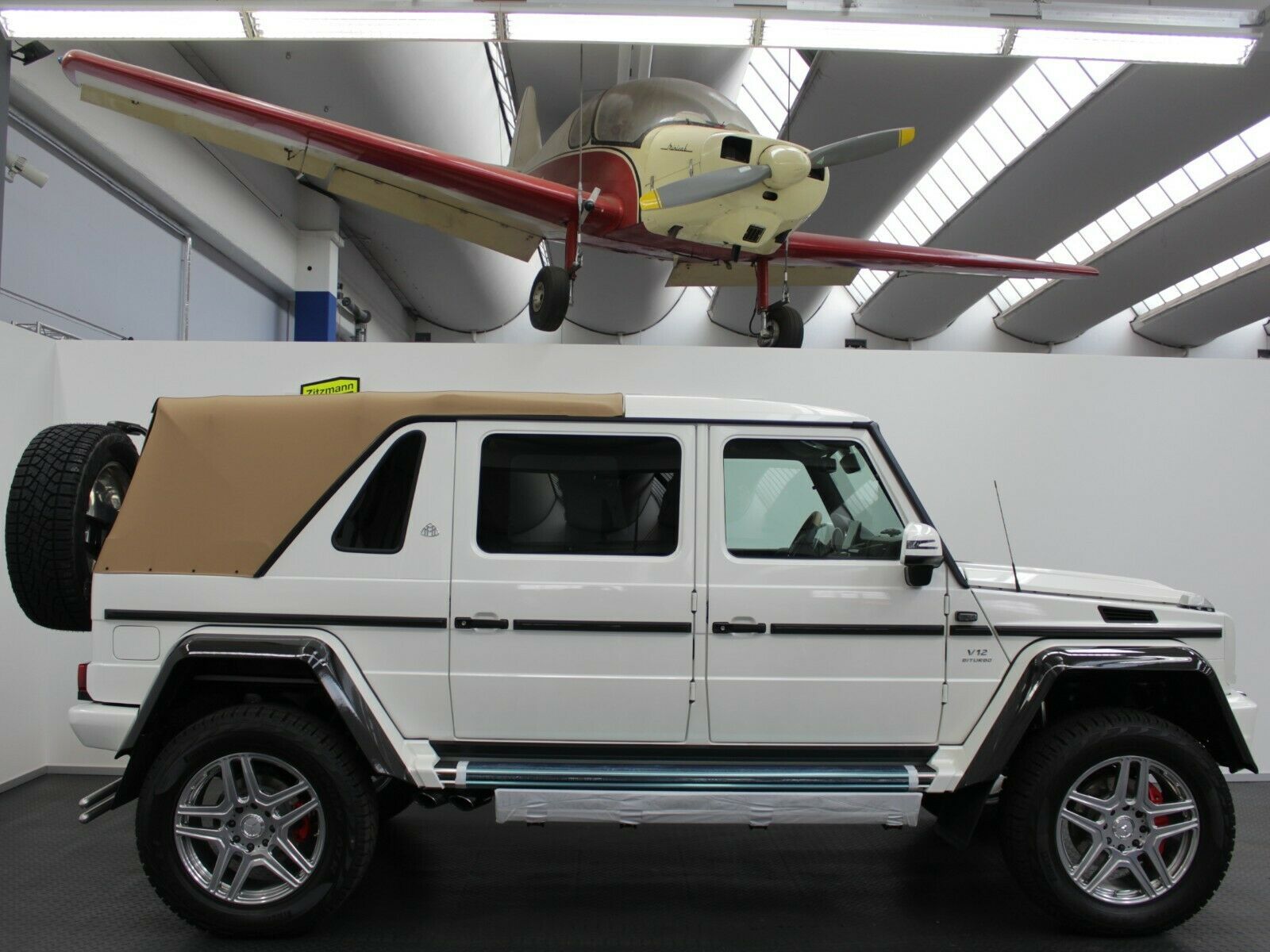 Fahrzeugabbildung Maybach MERCEDES-BENZ G650 Maybach Landaulet | 1 OF 99 |