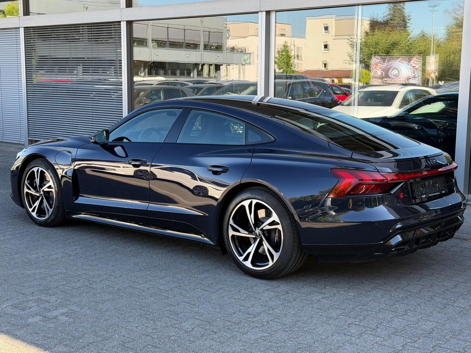 Fahrzeugabbildung Audi RS e-tron GT Quatt BLACK EDIT+PANO+MATR+B&O+KAM+