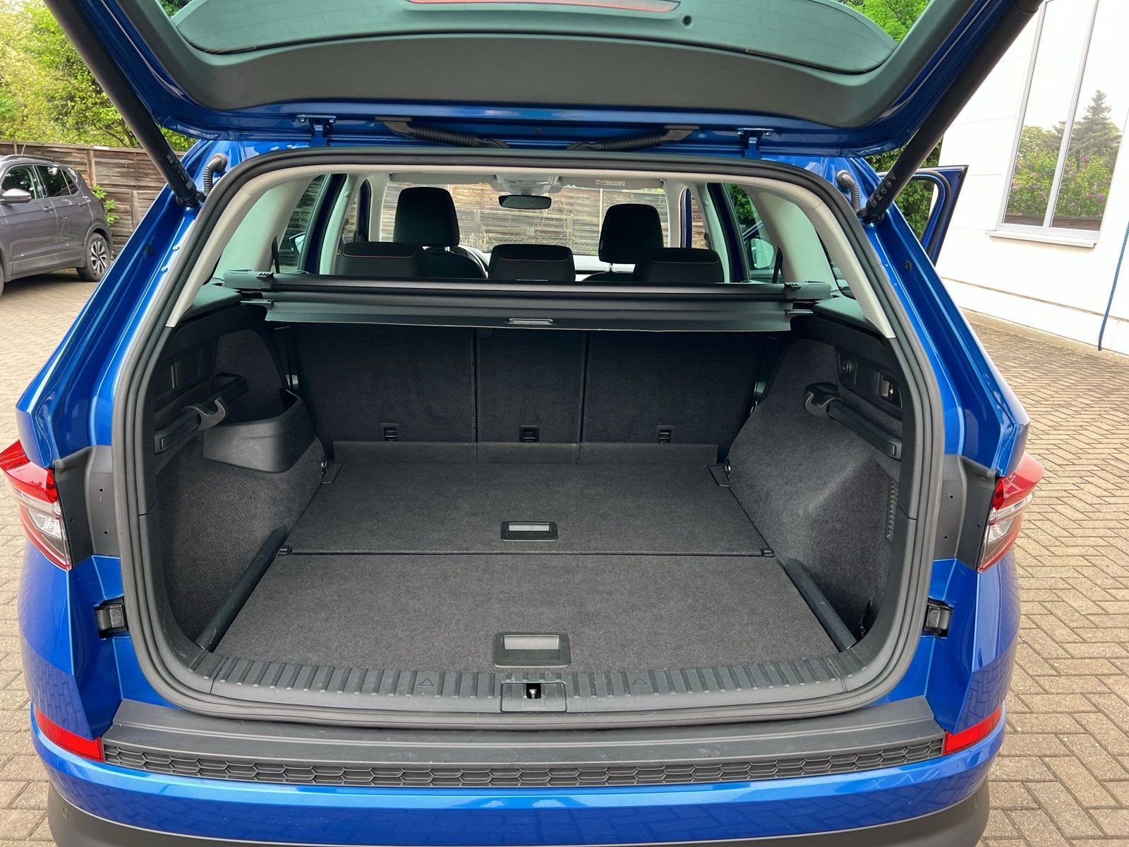 Skoda Kodiaq 2.0 TDI DSG 4x4 Clever MATRIX KAMERA AHK  foto 8
