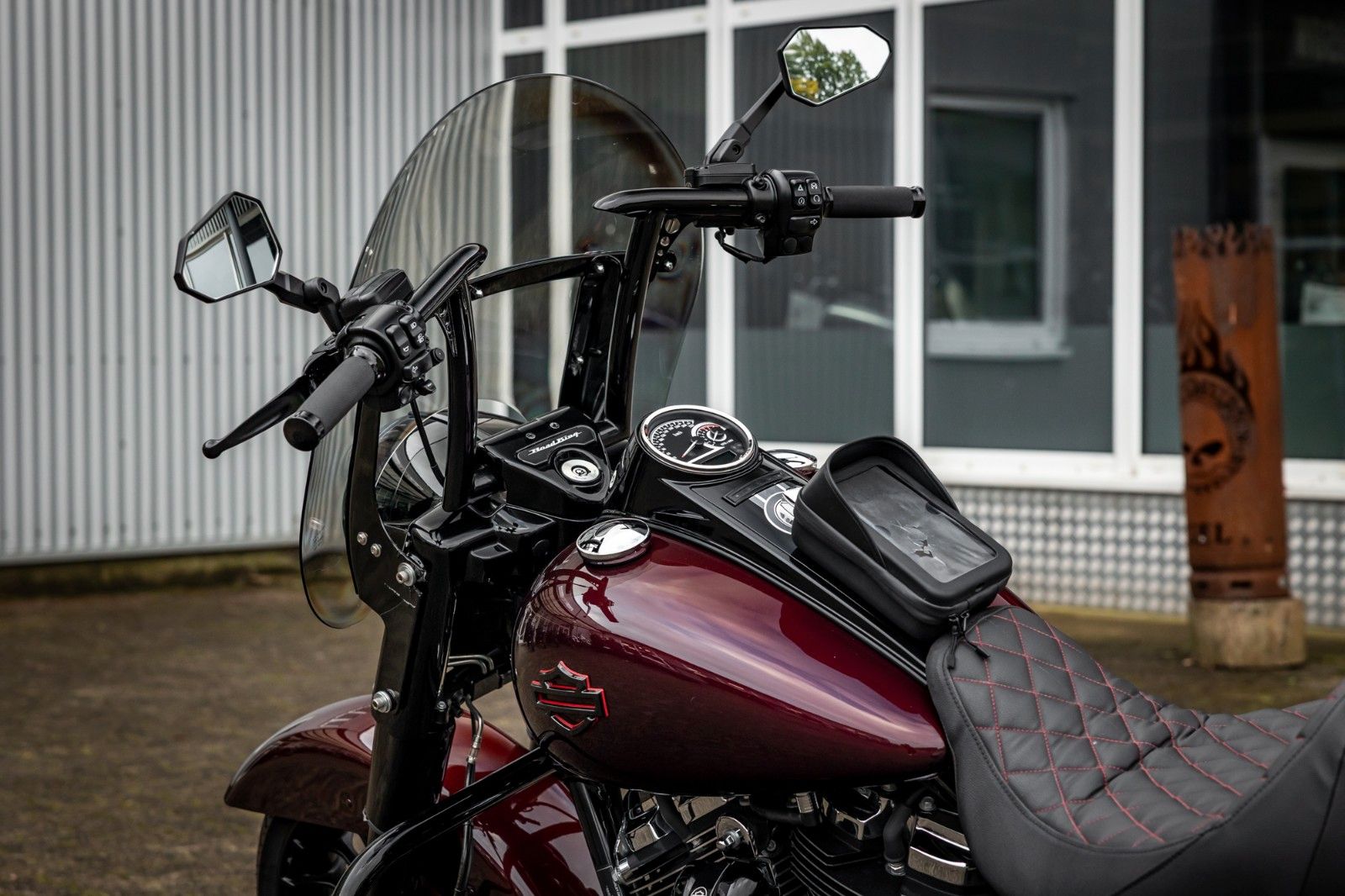 Fahrzeugabbildung Harley-Davidson FLHRXS ROAD KING SPECIAL 114 CUI - JEKILL&HYDE -