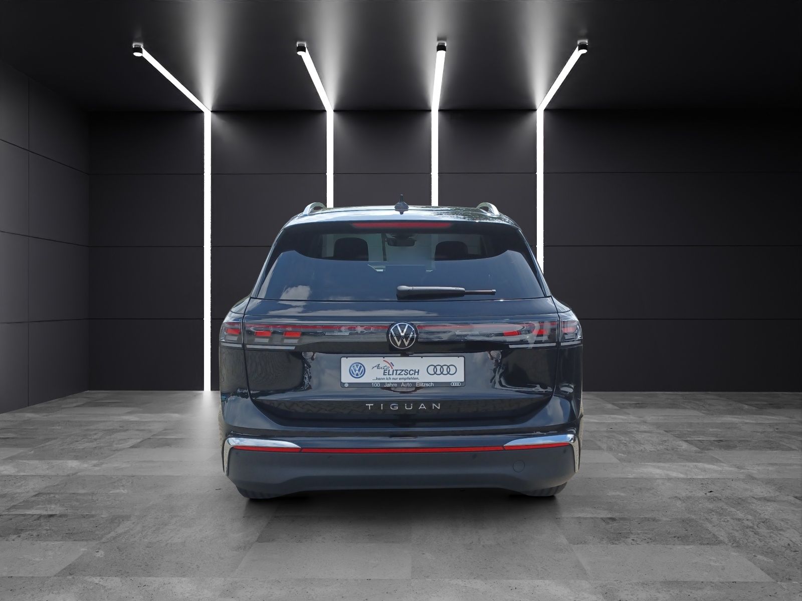 Fahrzeugabbildung Volkswagen Tiguan TDI Elegance IQ.Light Navi ACC AHK STHZ 4