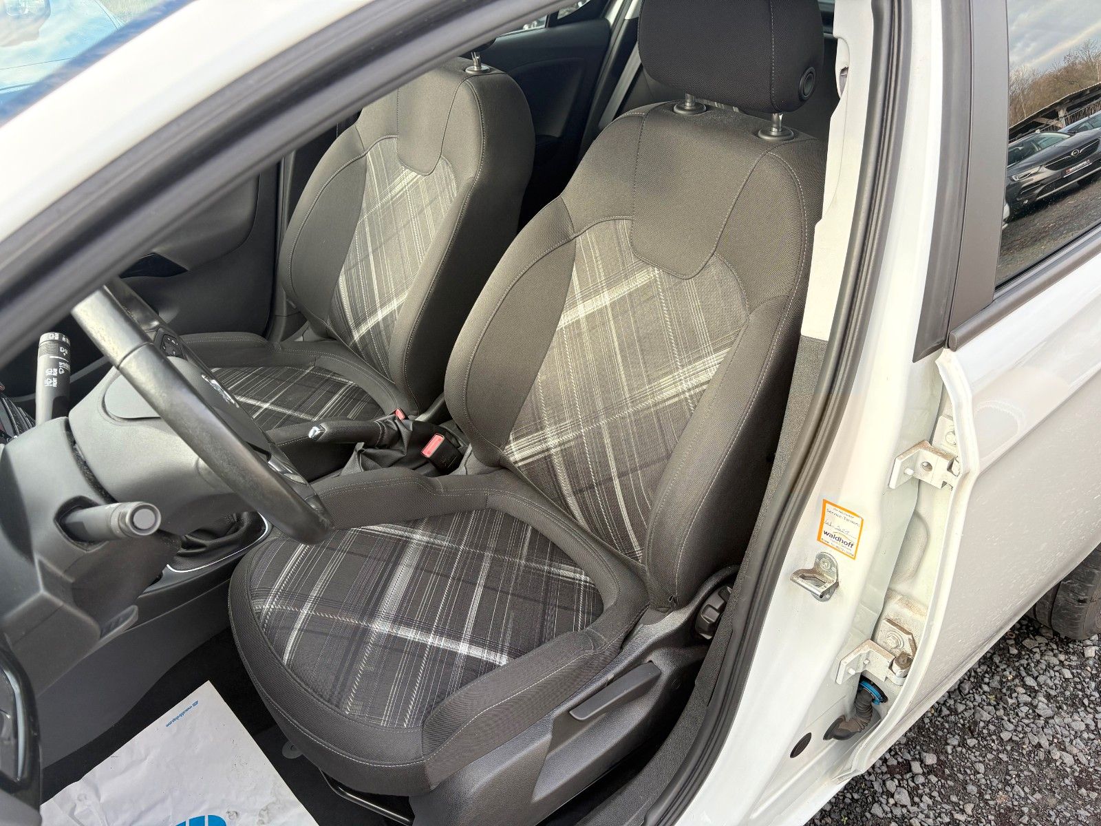 Fahrzeugabbildung Opel Corsa E Color Edition ecoFlex Turbo 110KW SPORT