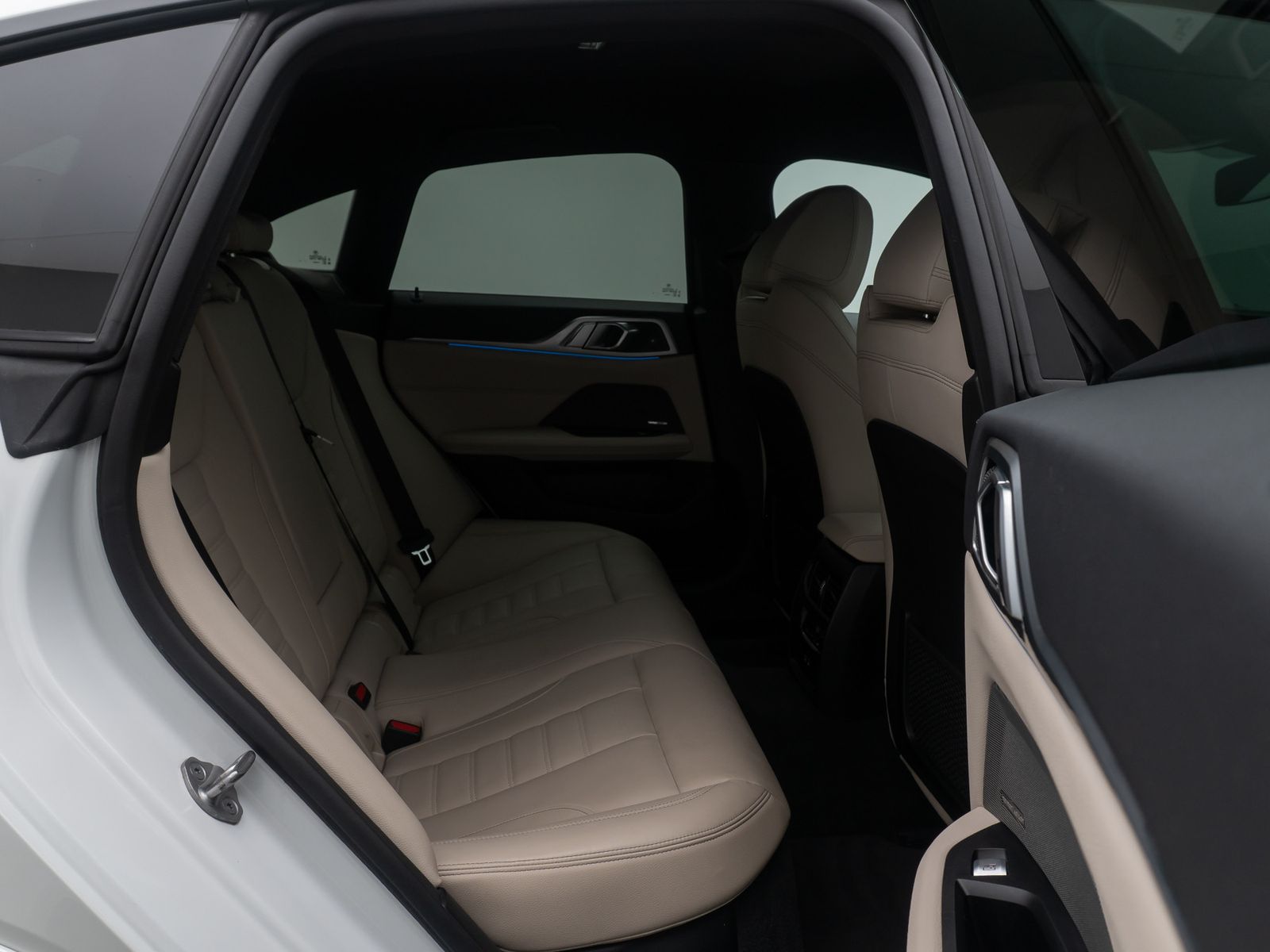 Fahrzeugabbildung BMW i4 M50 Kamera DAB AHK DriveAss Memory H/K 20Zoll