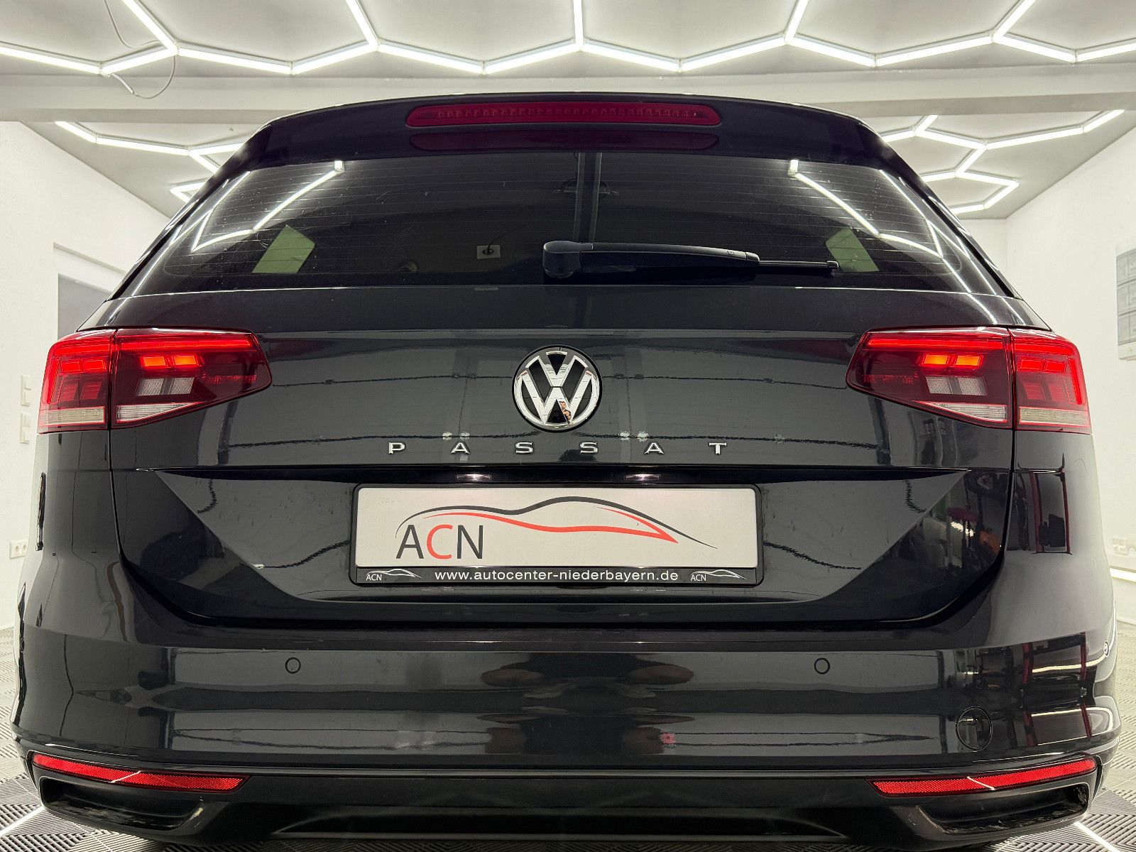Fahrzeugabbildung Volkswagen Passat Variant 2.0 TDI Aut./MASSAGE/KAMERA/ACC