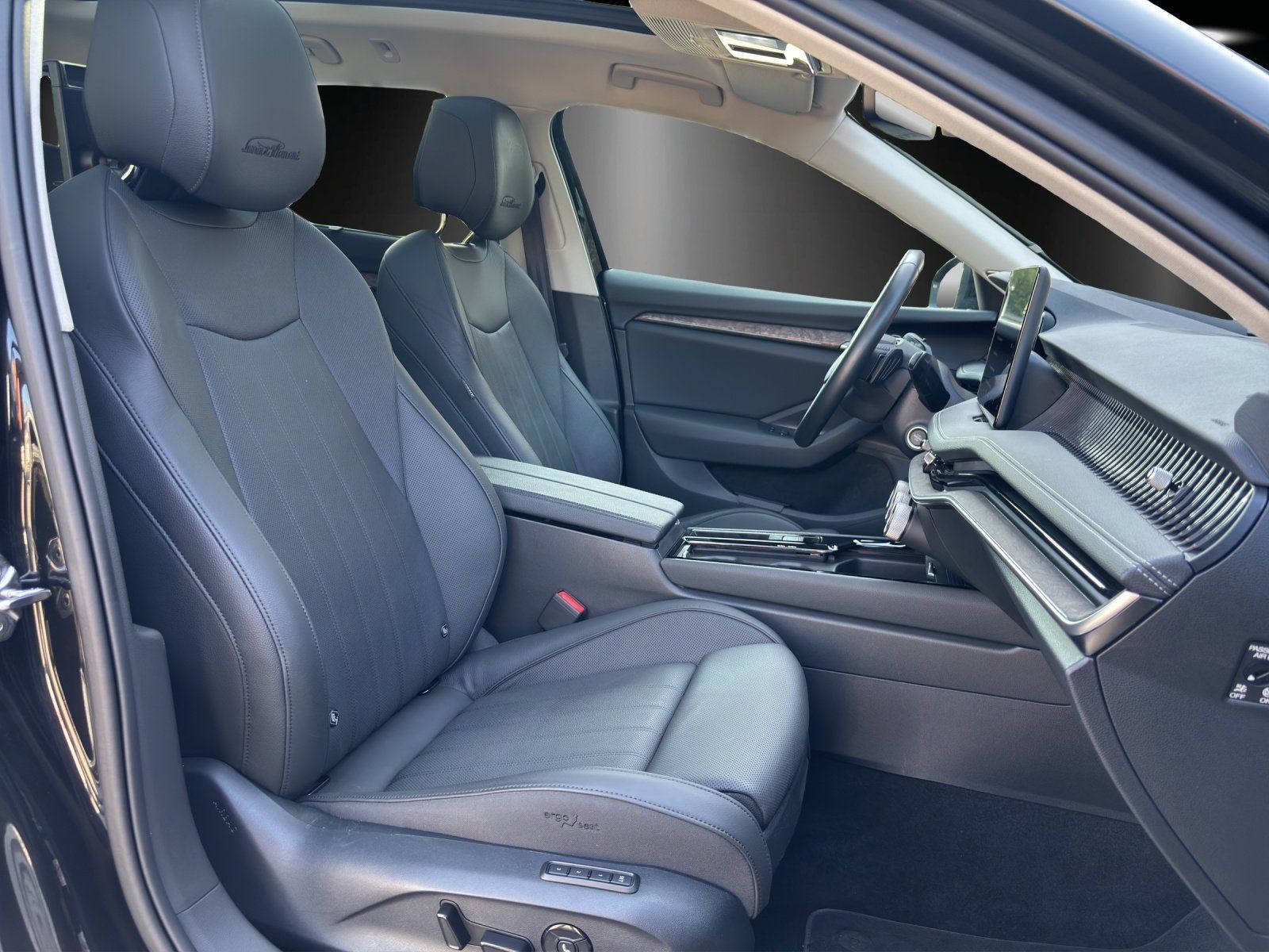 Fahrzeugabbildung SKODA Superb C L&K 2,0 TDI 110kW DSG/MATRIX/AHK/STANDH