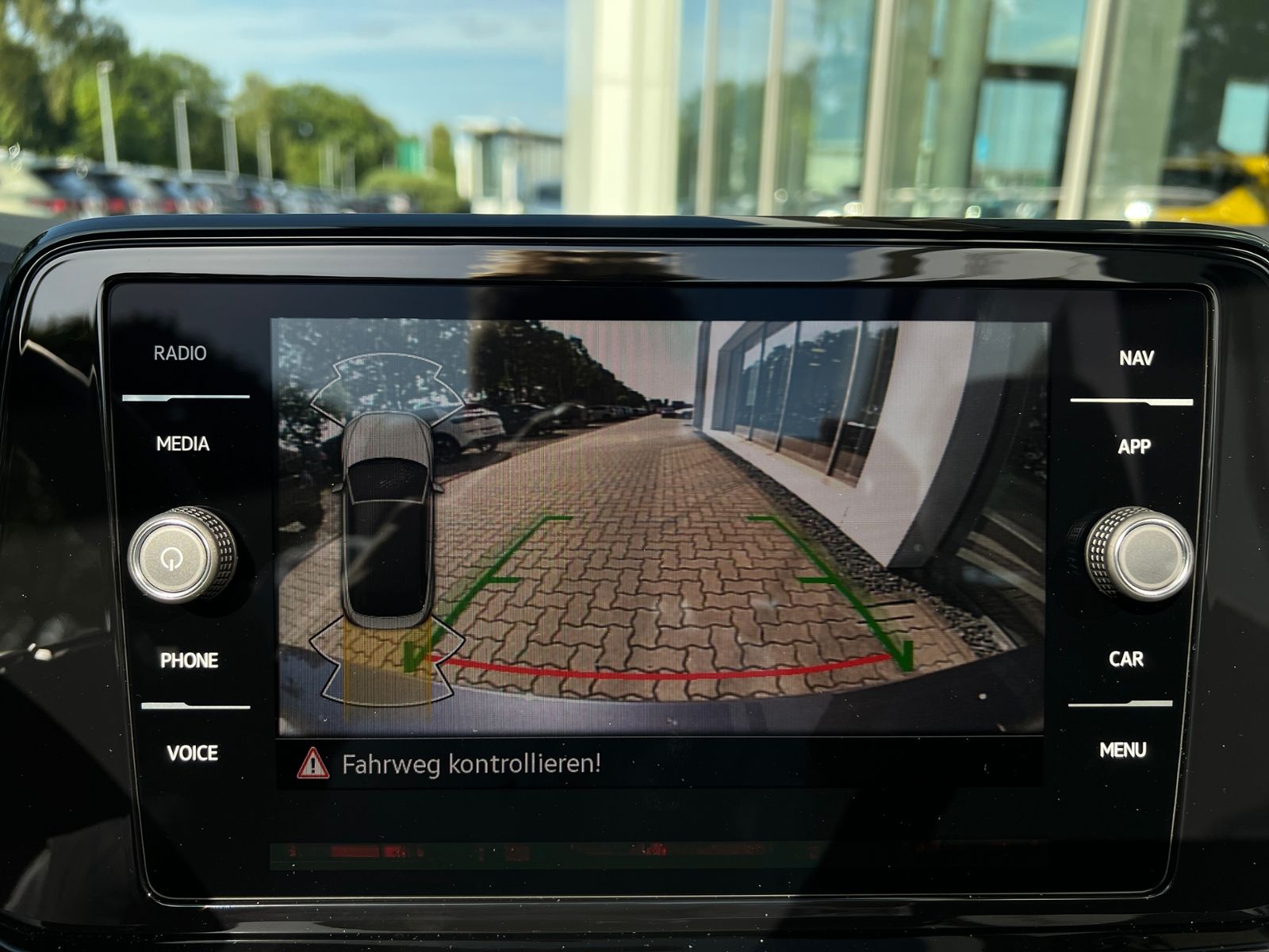Fahrzeugabbildung Volkswagen T-Roc Cabriolet  R-Line 1.5 TSI DSG *AHK, Black