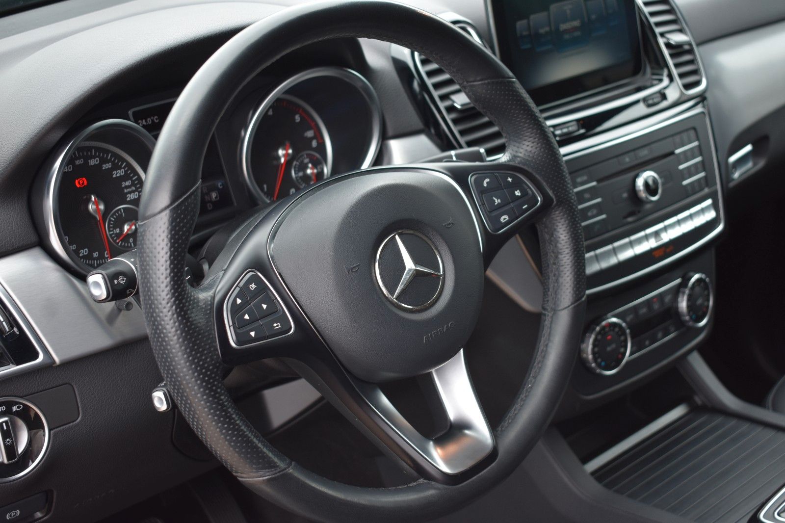Fahrzeugabbildung Mercedes-Benz GLE 350 4Matic AMG line Nightp.Sitzbelüftung H&K