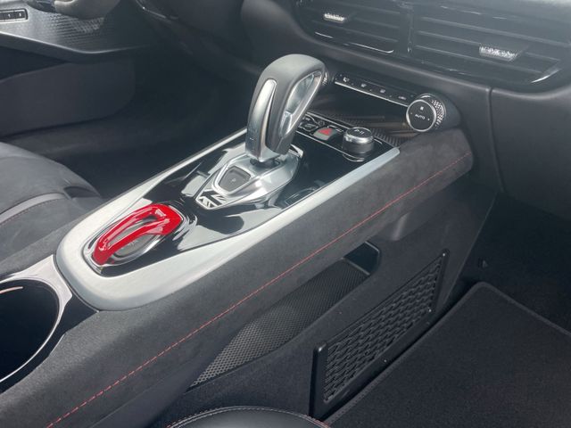 Fahrzeugabbildung Lotus Emira i4 Turbo SE Lotus Wuppertal auf Lager