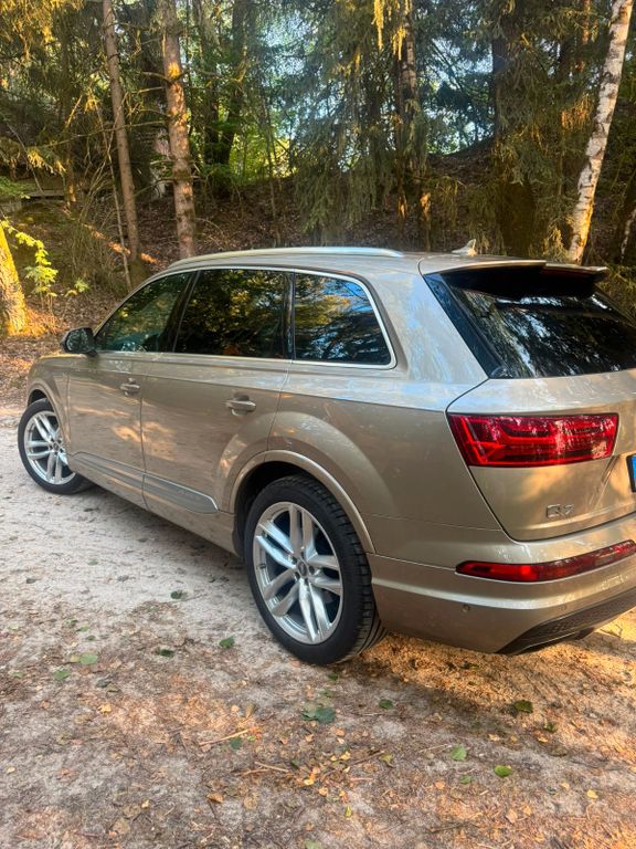 Image of Audi Q7