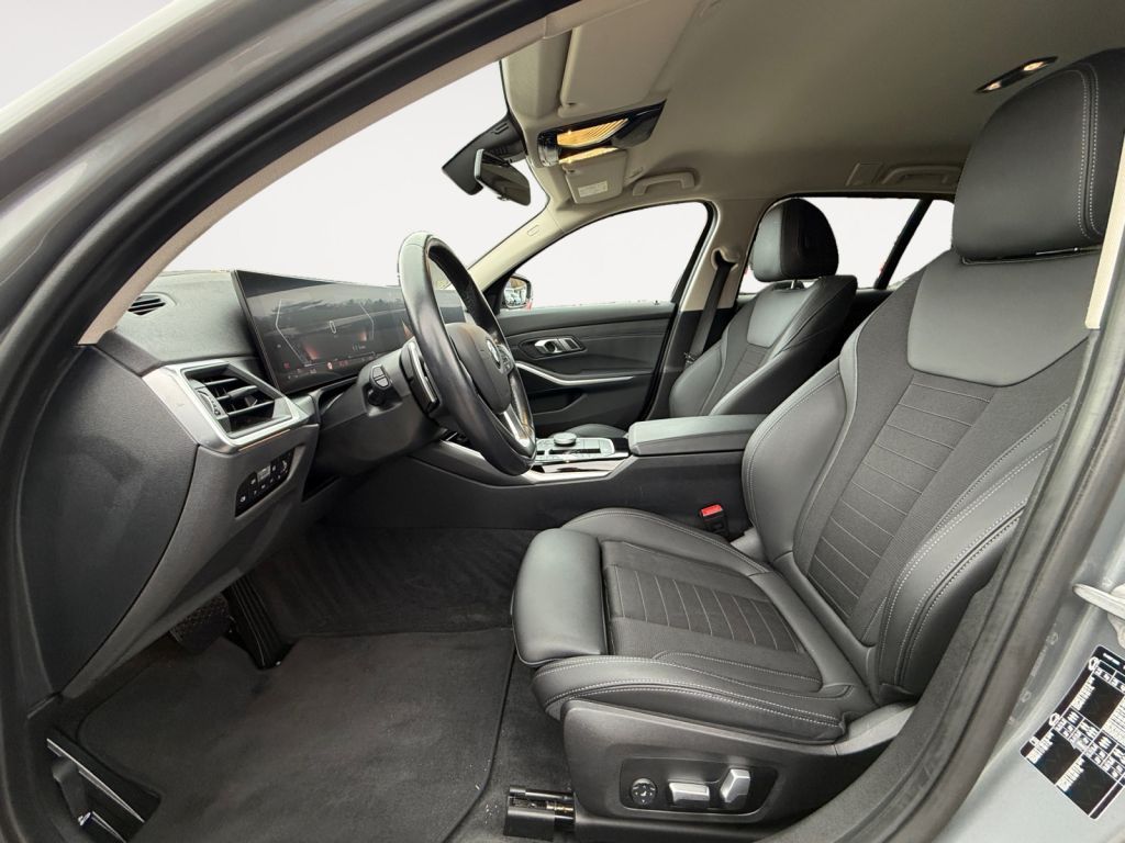 Fahrzeugabbildung BMW 320i Touring Aut.