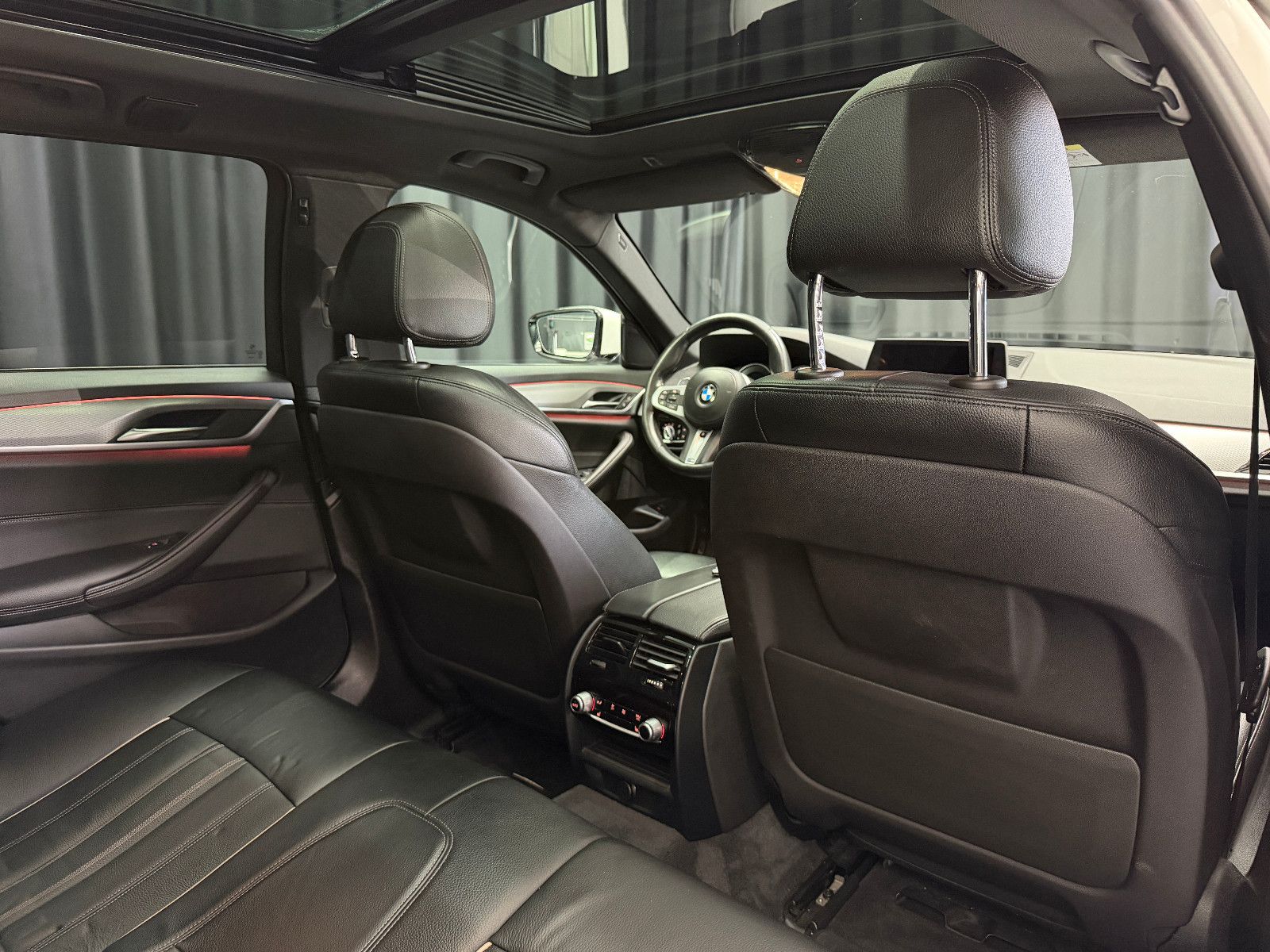 Fahrzeugabbildung BMW 540i xDrive Touring M Sport |AHK|HuD|HiFi|PANO