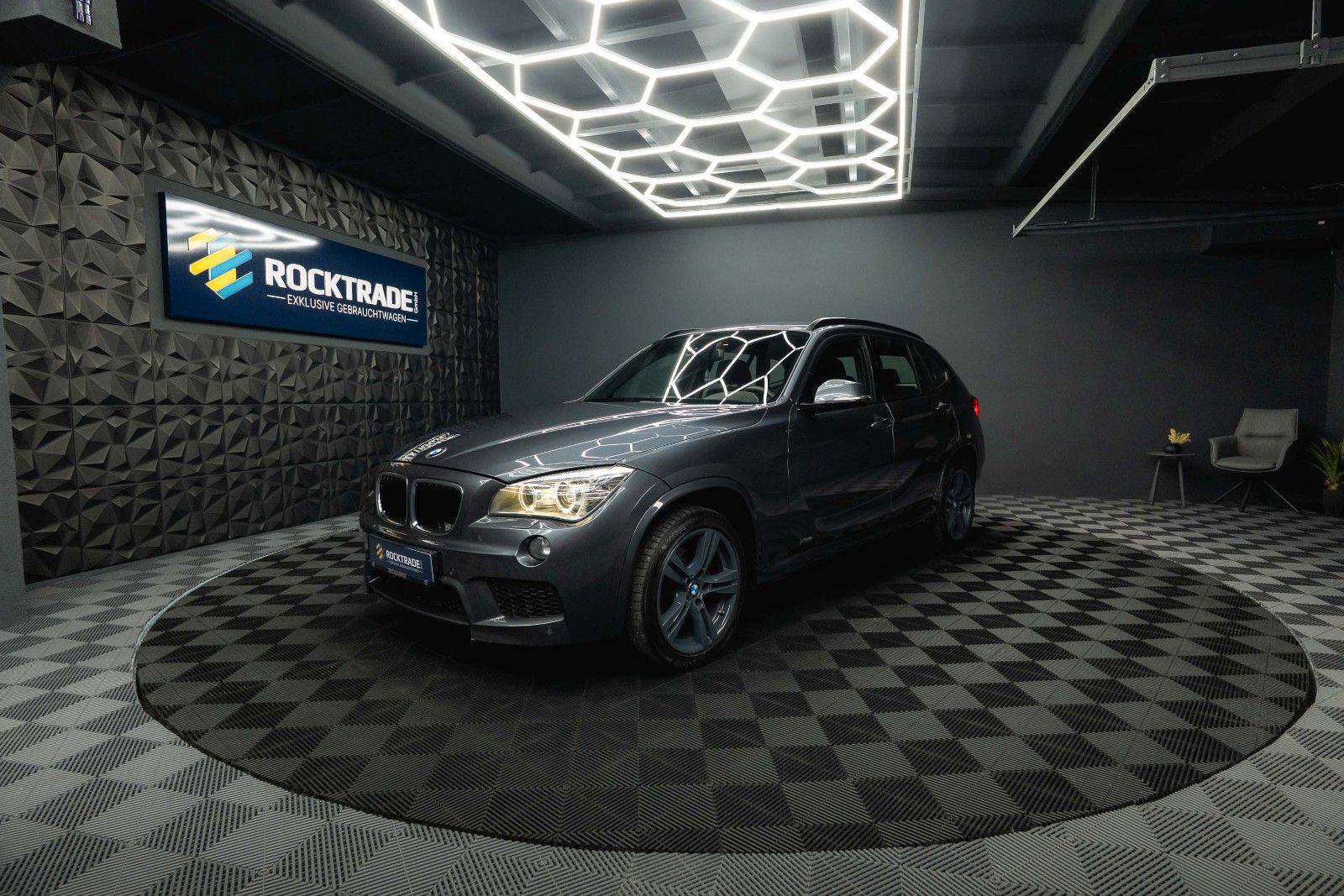 Fahrzeugabbildung BMW X1 xDrive 18d M-Sport Shadow Line *Bi-Xenon*DAB*