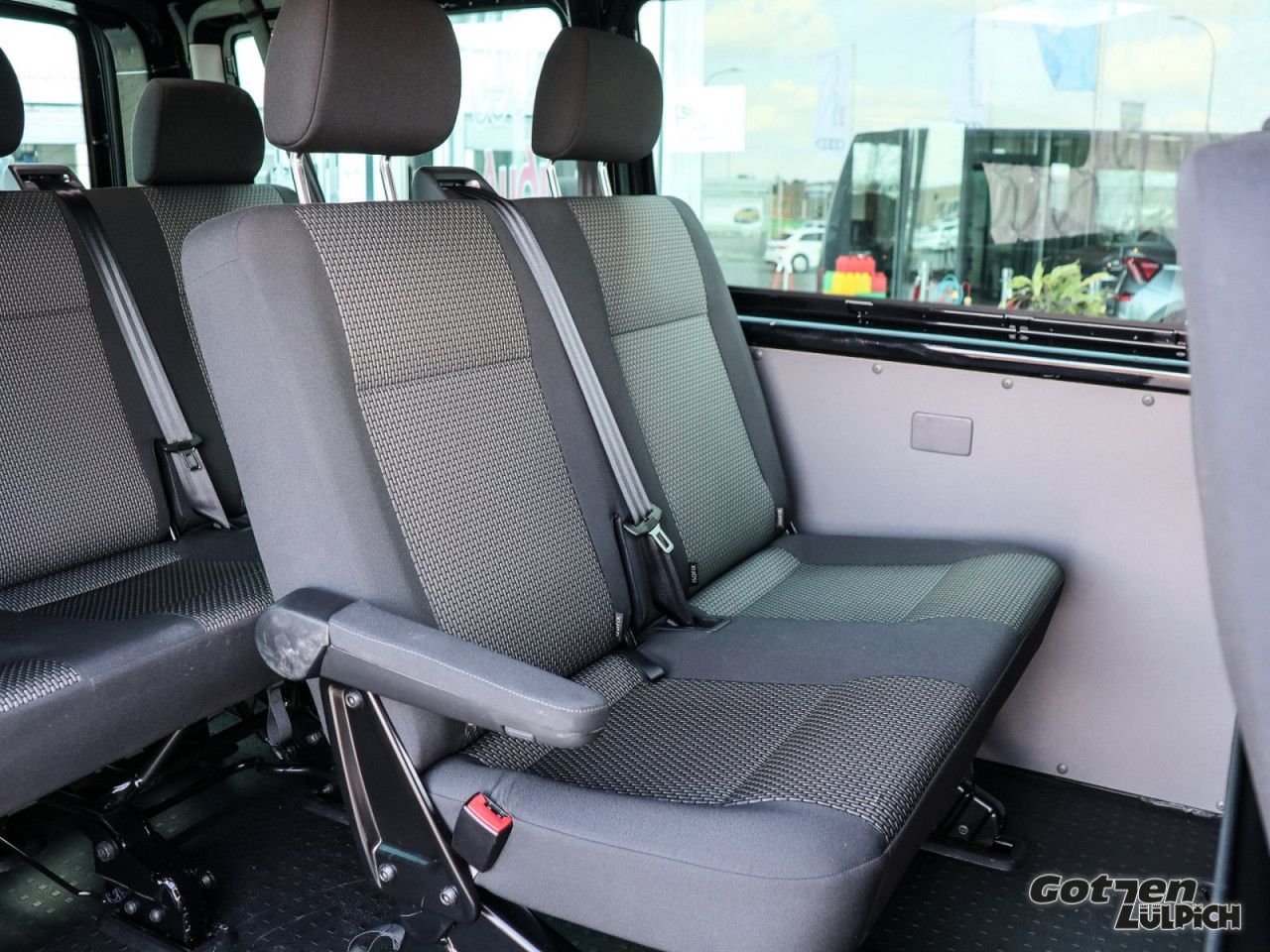 Fahrzeugabbildung Volkswagen Transporter Kombi 2.0 TDI Navi Klima PDC AHK