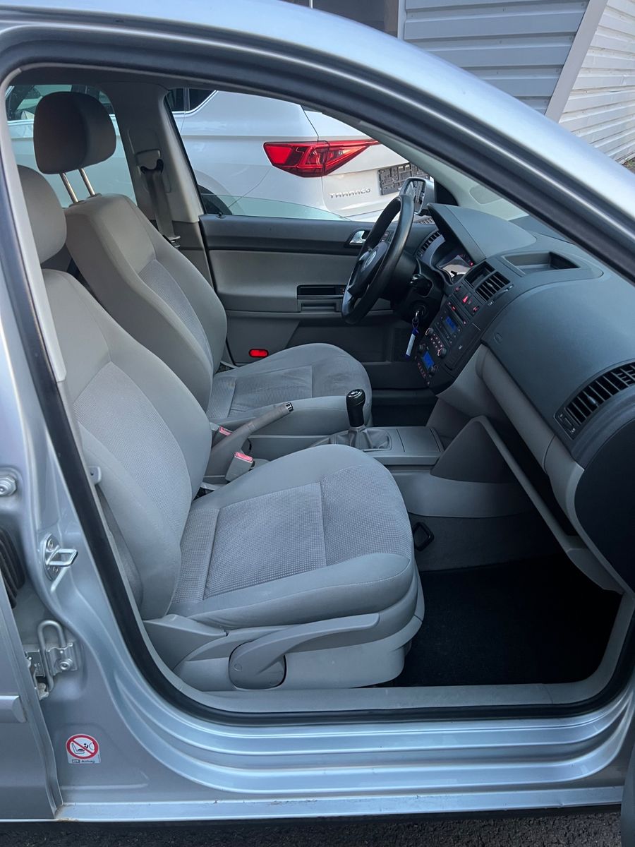Fahrzeugabbildung Volkswagen Polo IV Comfortline *SITZHEIZUNG* TÜV NEU *
