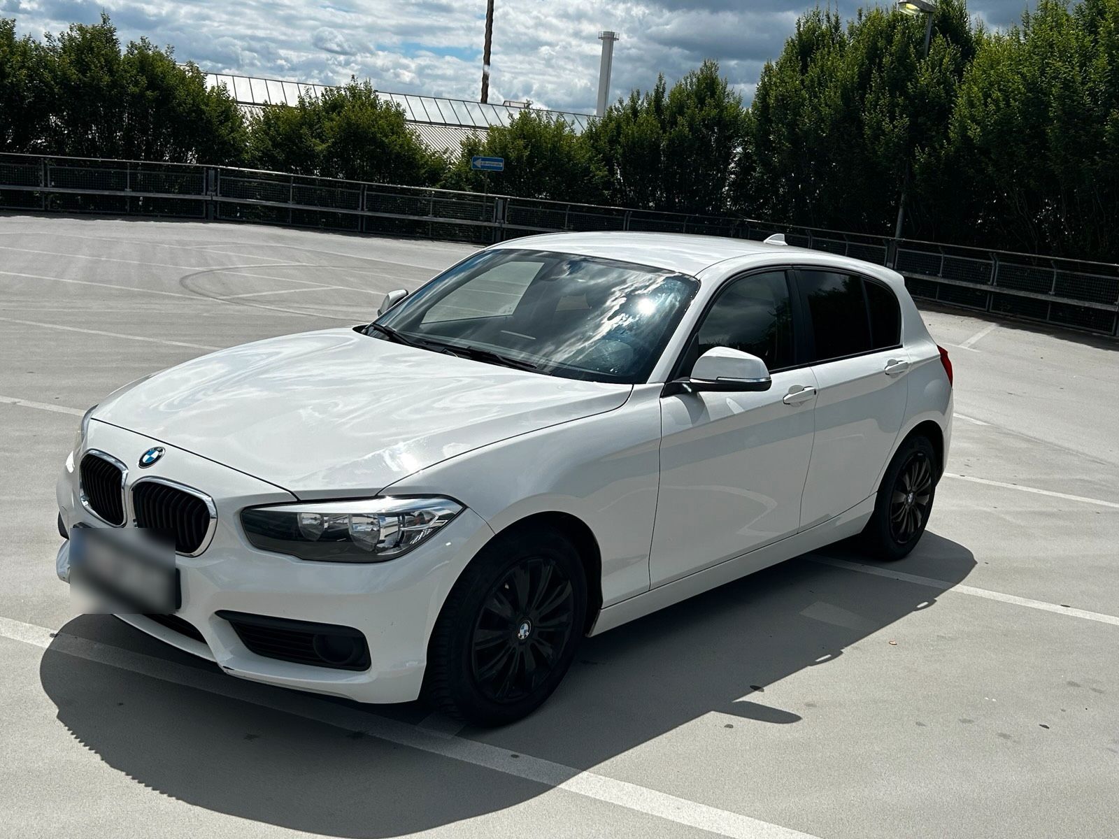 BMW BMW 118i  F21 Top Zustand Automatik LHZ