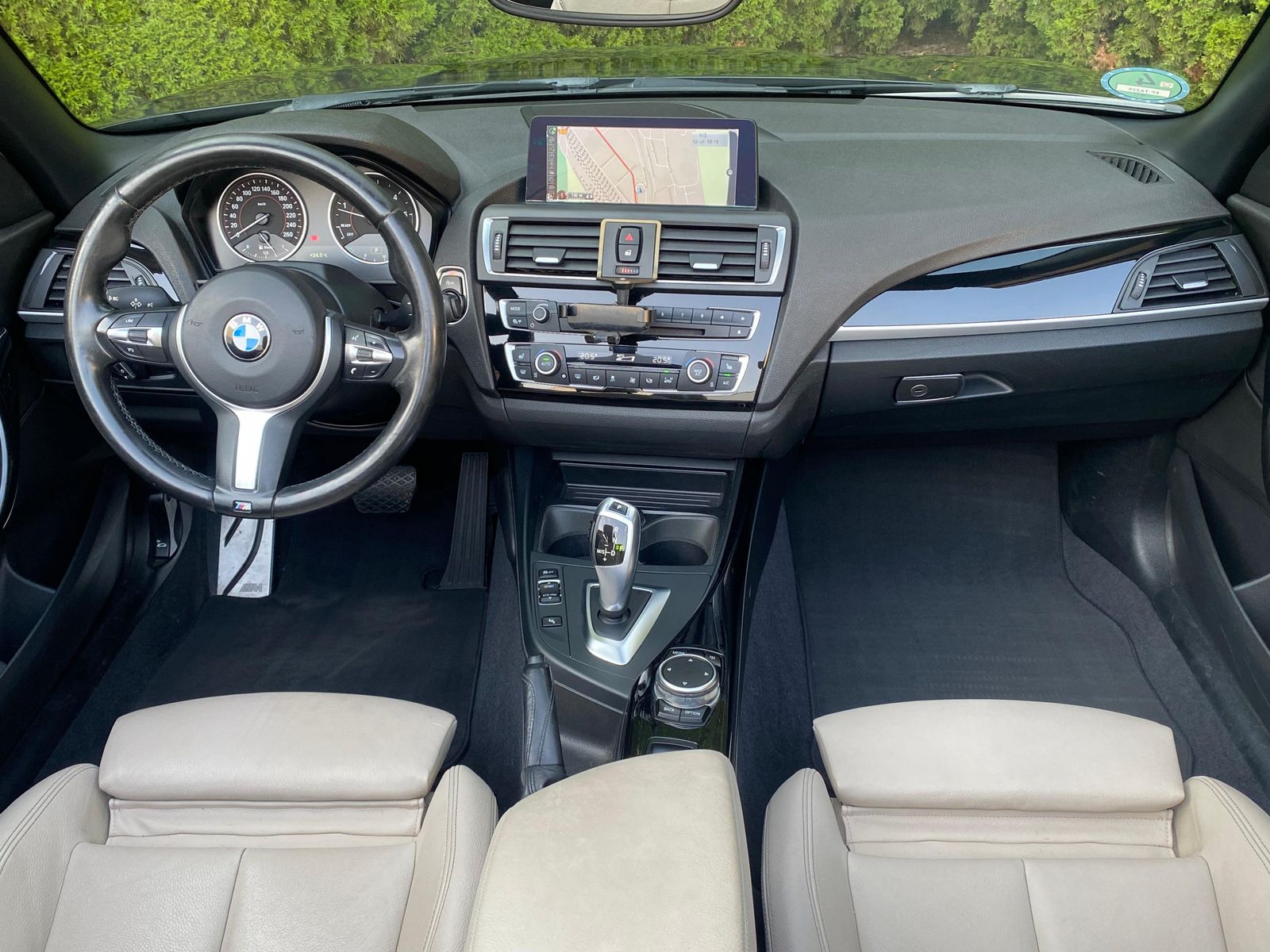 Fahrzeugabbildung BMW 220 d Cabrio M Sport/M Paket XEN+PROF+LEDER+SHZ+