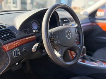 Mercedes E 220 - 11