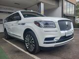 Lincoln Navigator LONG RSE PANO HUD VOLL - Lincoln: Geländewagen