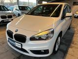 BMW 2 216 i - BMW 2er Reihe mit Benzin-Antrieb: Geländewagen