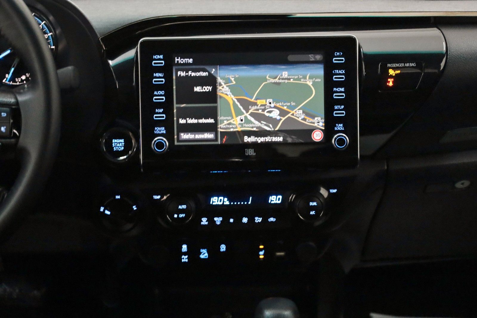 Fahrzeugabbildung Toyota Hilux 2.8 D-4D Invincible,Rollbügel,Rolo,ACC,AHK