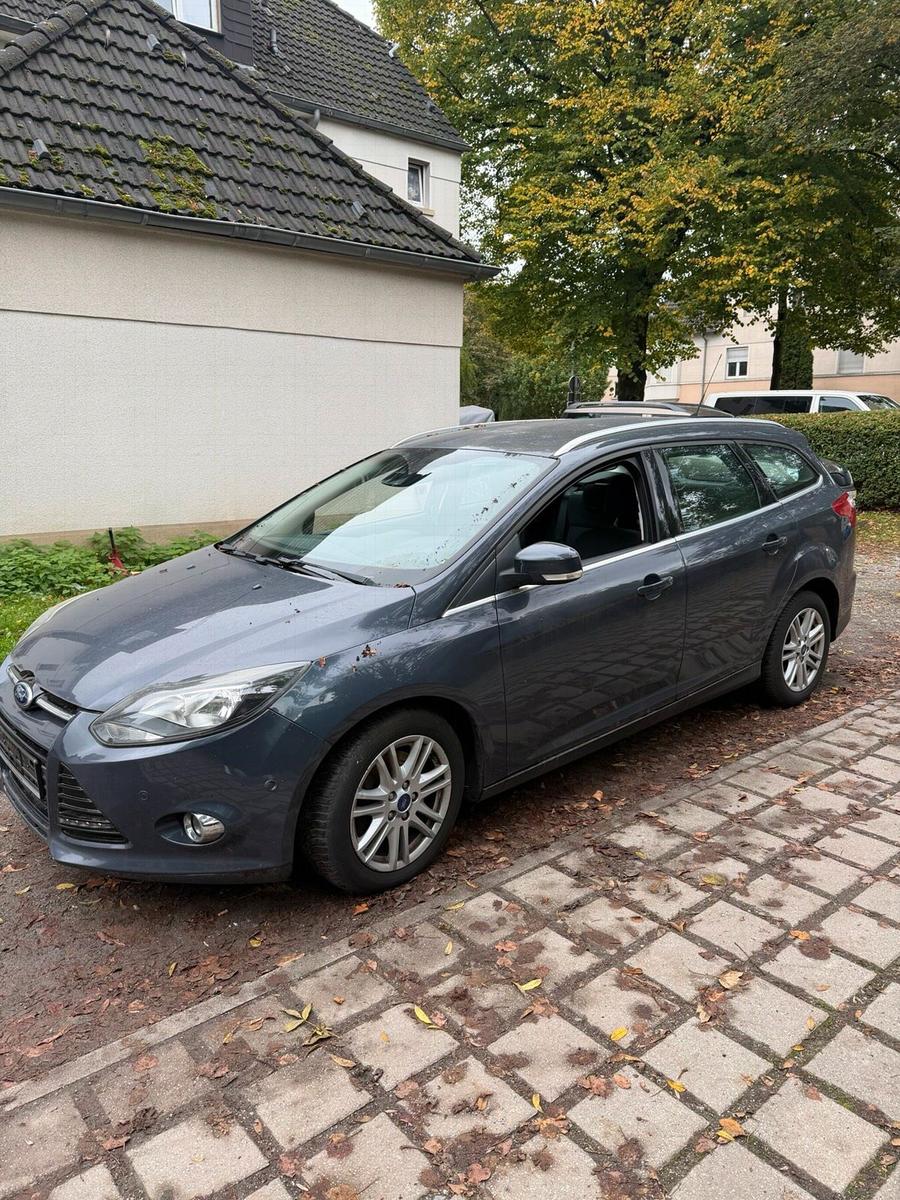Ford Focus 2013 — interior