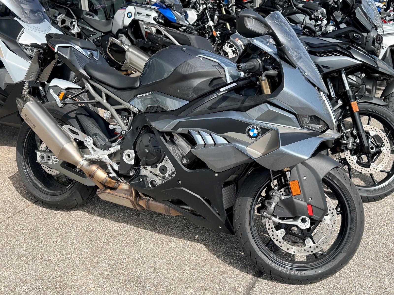 BMW S 1000 RR junge Gebrauchte in Style Sport