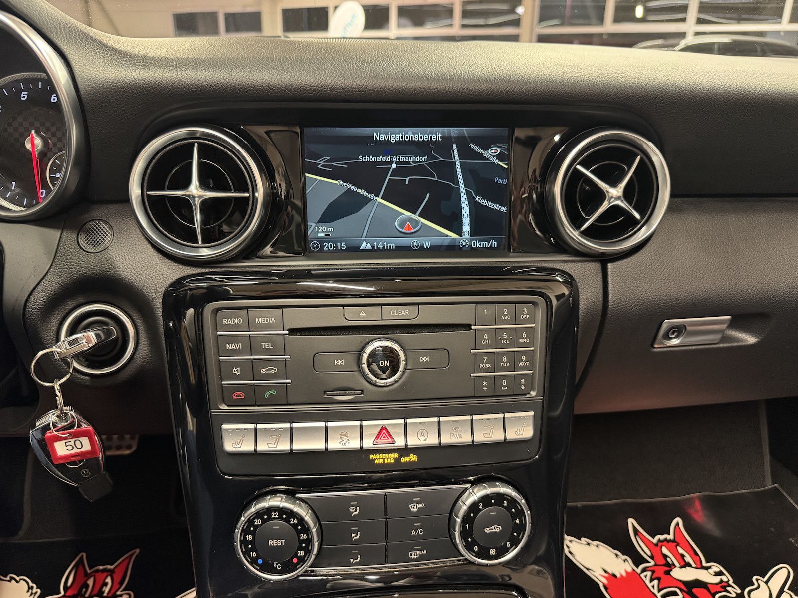 Fahrzeugabbildung Mercedes-Benz SLC 180 AMG /Night/LED/Navi/Ambiente/Airscarf