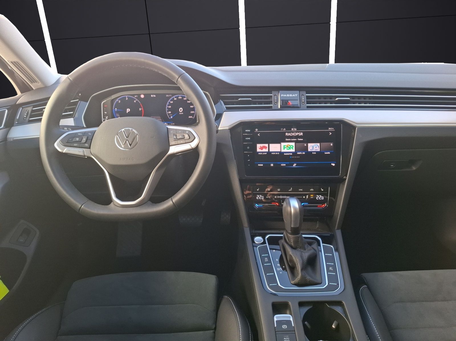 Fahrzeugabbildung Volkswagen Passat Variant TDI Elegance DSG STH Matrix AHK N