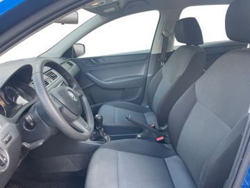 Skoda Rapid - 12