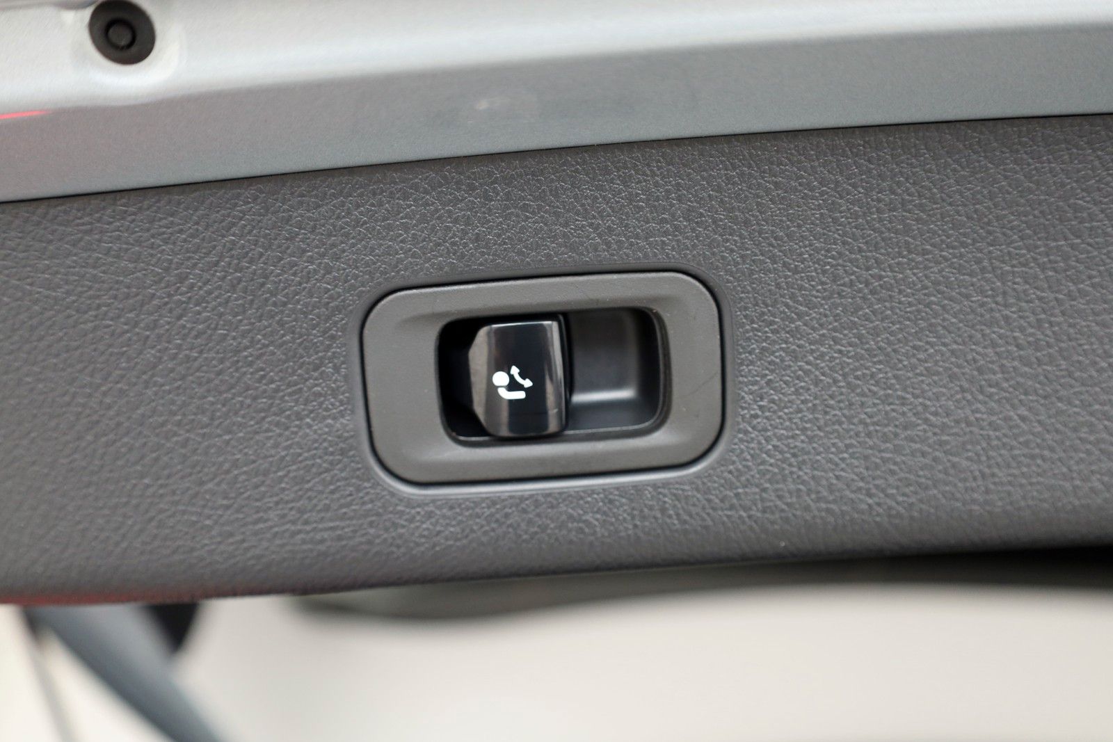Fahrzeugabbildung Mercedes-Benz GLC 300 de 4M Avantgarde,Leder,Navi,360°,AHK,+WR