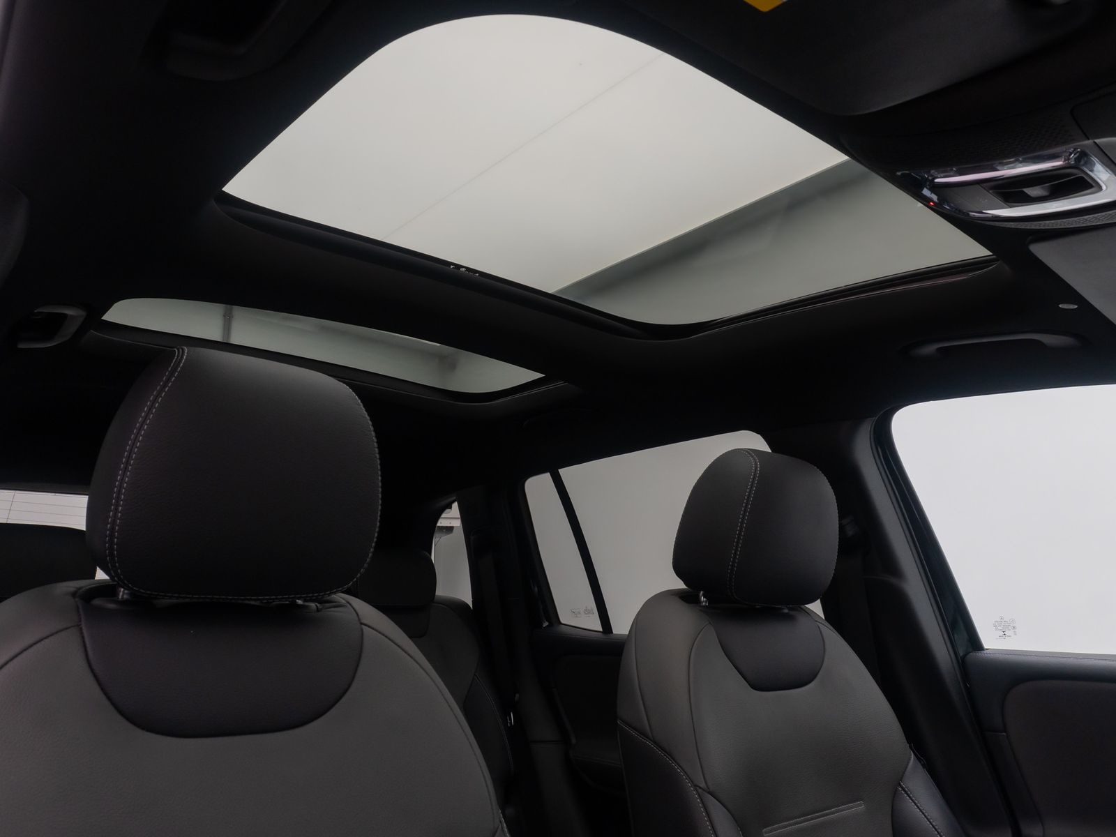 Fahrzeugabbildung Mercedes-Benz GLB 220d AMG Line SoundSys 360&deg;Panorama Standhzg