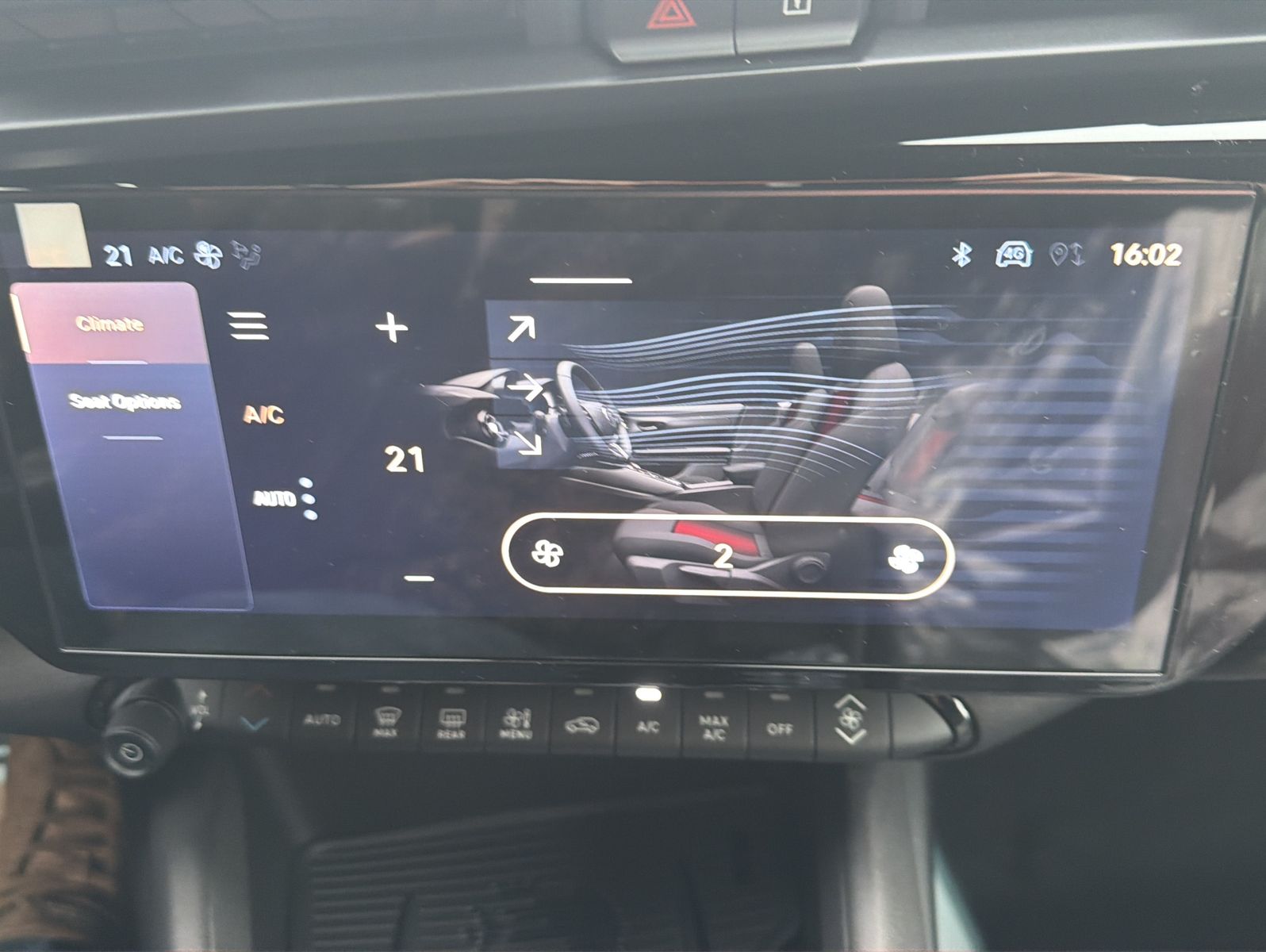 Fahrzeugabbildung Alfa Romeo Junior Ibrida 1.2 VGT 48V-Hybrid 107 kW Q4