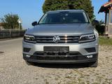 Volkswagen Tiguan 2.0 TDI SCR 176kW DSG 4MOTION Highlin... - VW Tiguan Gebrauchtwagen in Augsburg