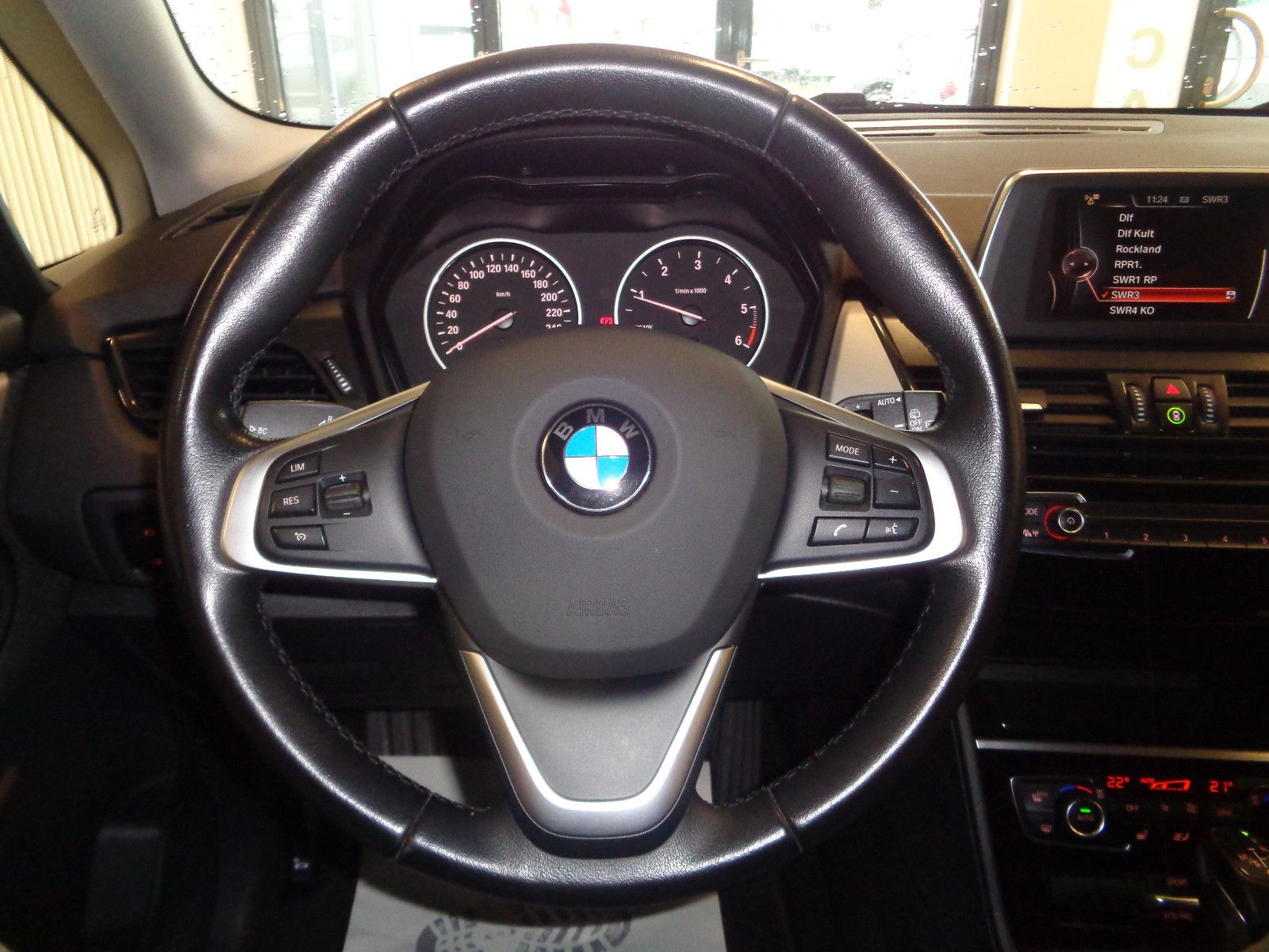 Fahrzeugabbildung BMW 218d Active Tourer / NAVI / KLIMA / GARANTIE