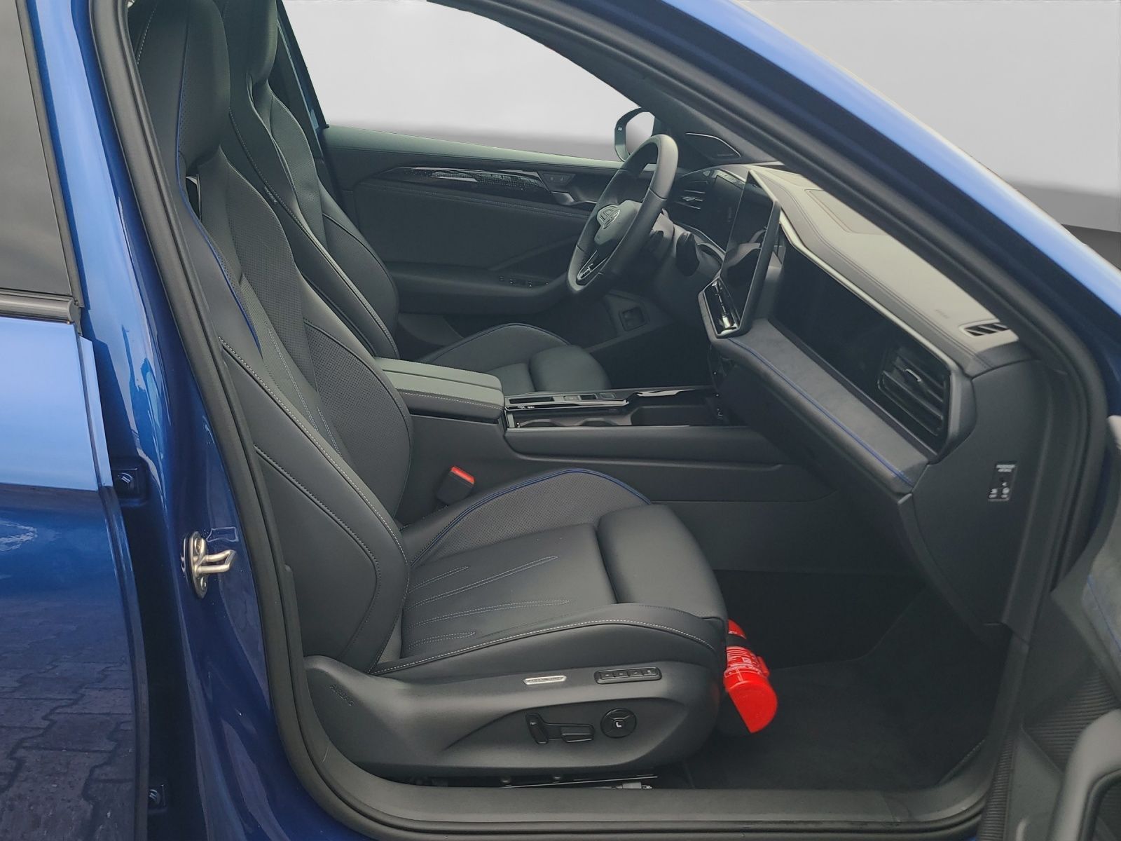 Volkswagen Passat Variant 1.5 TSI eHYBRID R-LINE BLACK NAVI foto 4