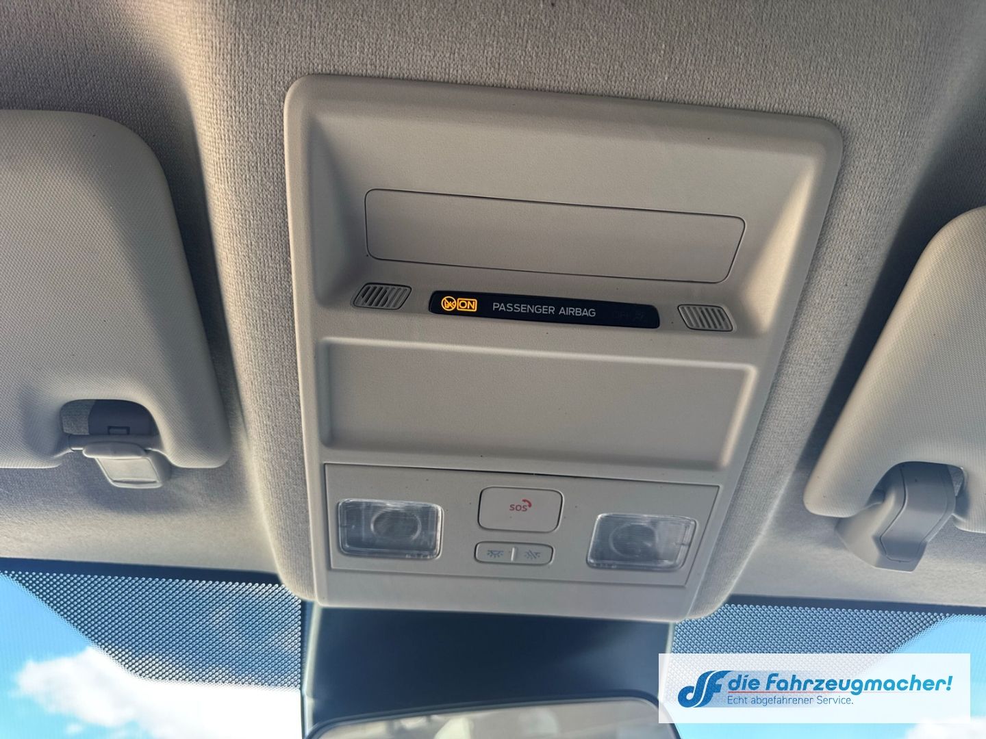 Fahrzeugabbildung Ford Transit Custom Kombi 320 L2 FWD Trend *SEITENSCH