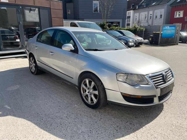 Volkswagen Passat Lim. 1,6 FSI Trendline EXPORT