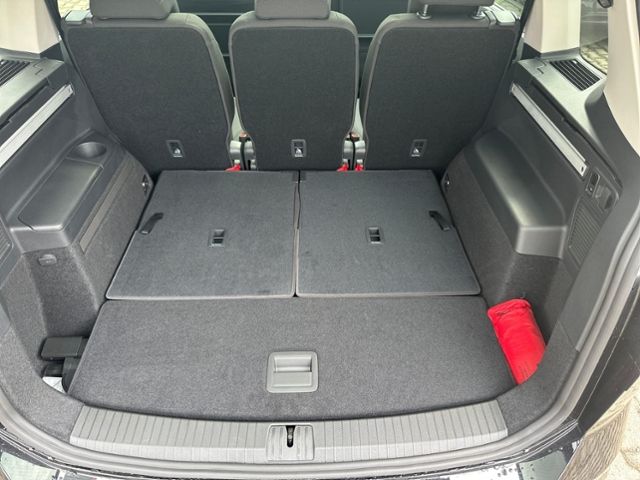 Fahrzeugabbildung Volkswagen Touran 2.0 TDI HIGHLINE KAMERA TRAILER-ASSIST AH