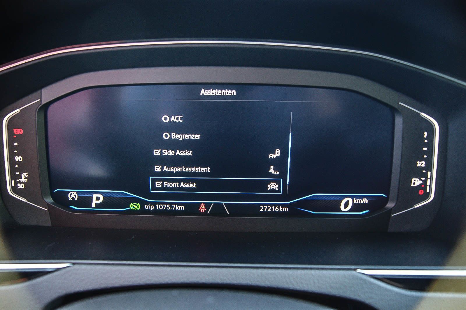 Fahrzeugabbildung Volkswagen Passat Variant 2.0 TDI Elegance VIRTUAL MATRIX