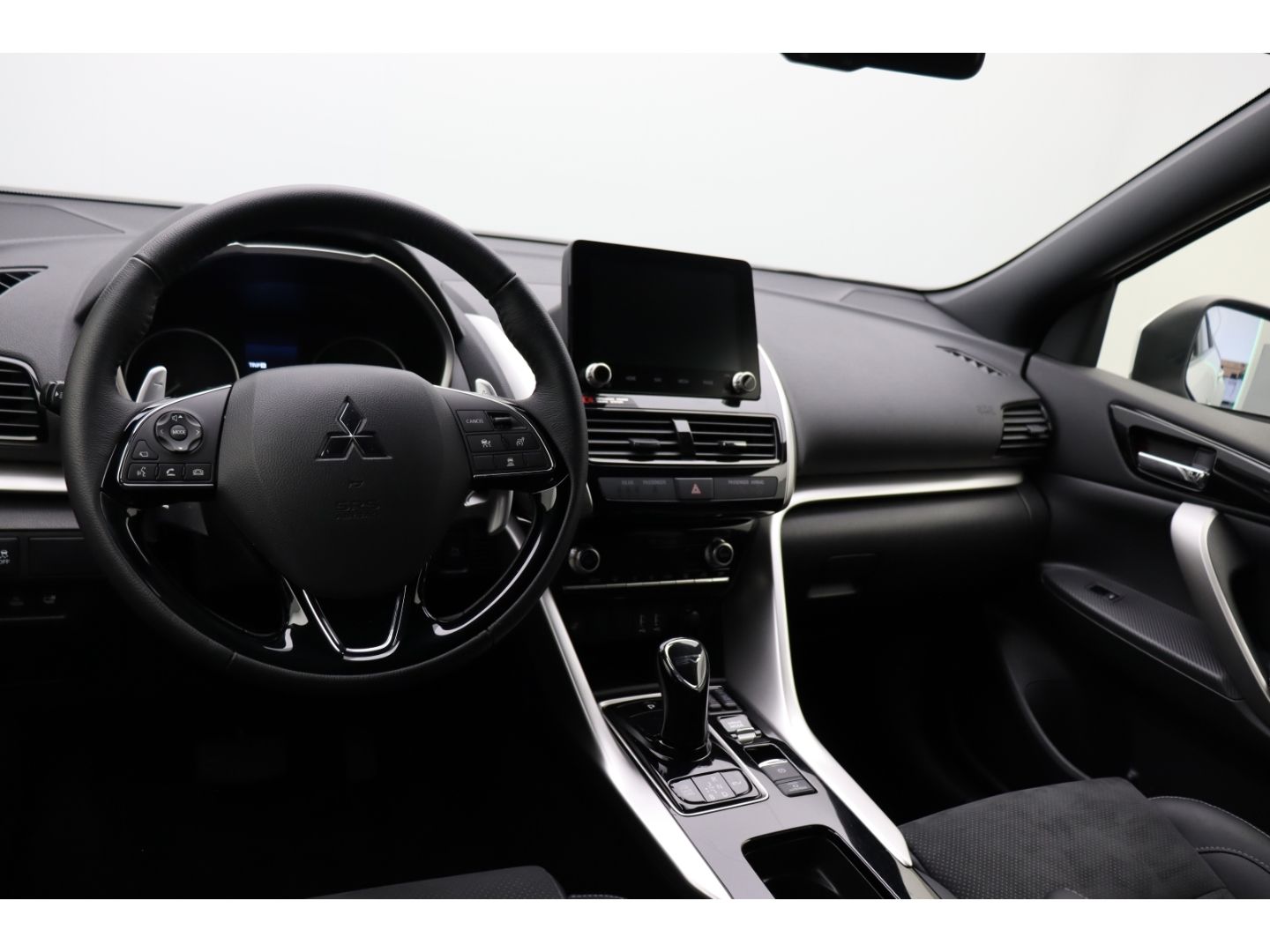 Fahrzeugabbildung Mitsubishi Eclipse Cross 2.4 Plus Select Hybrid 4WD
