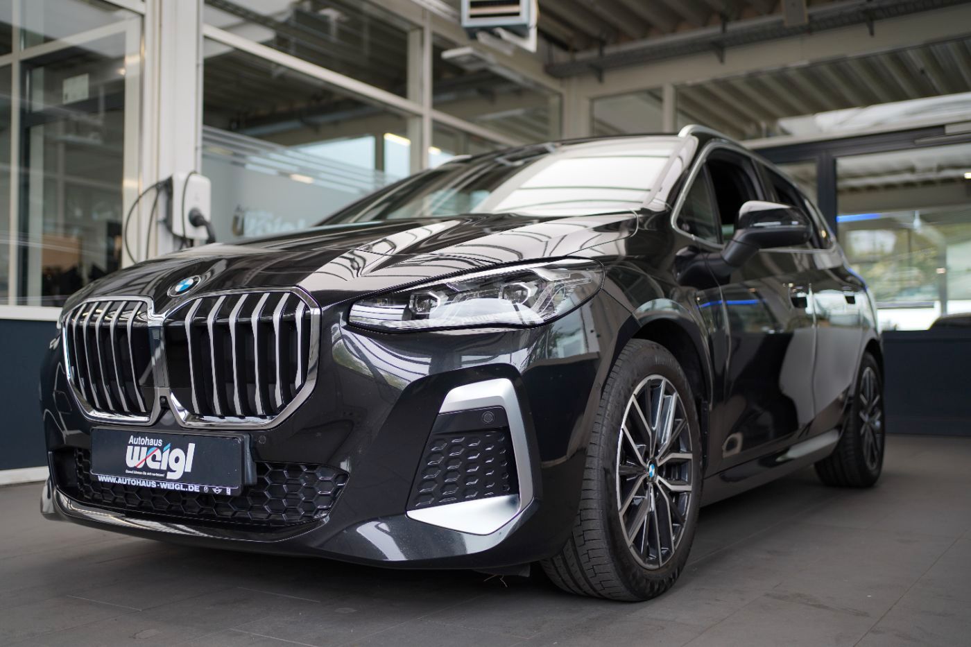 Fahrzeugabbildung BMW 218i Active Tourer M Sport +HeadUp+LED+Glasdach+
