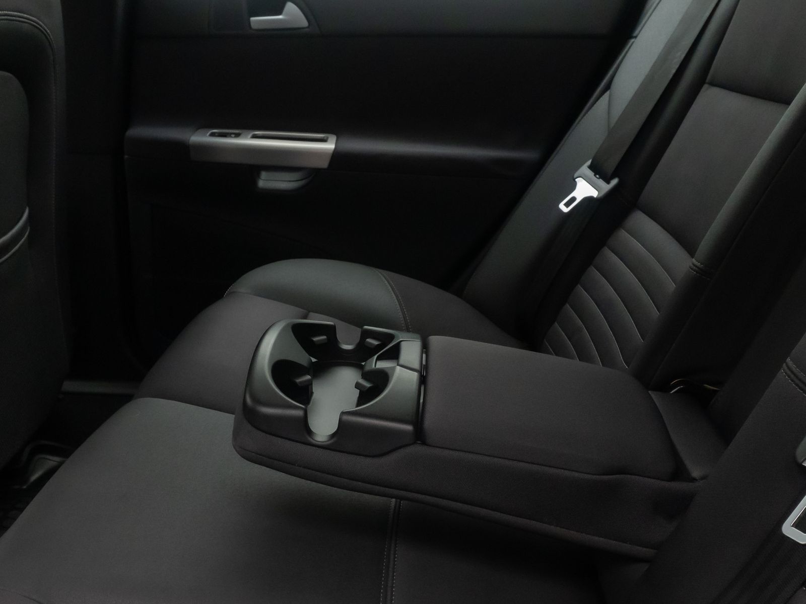 Fahrzeugabbildung Volvo V50 2.0 D Momentum BiXenon AHK HiFi Alarm Tempom