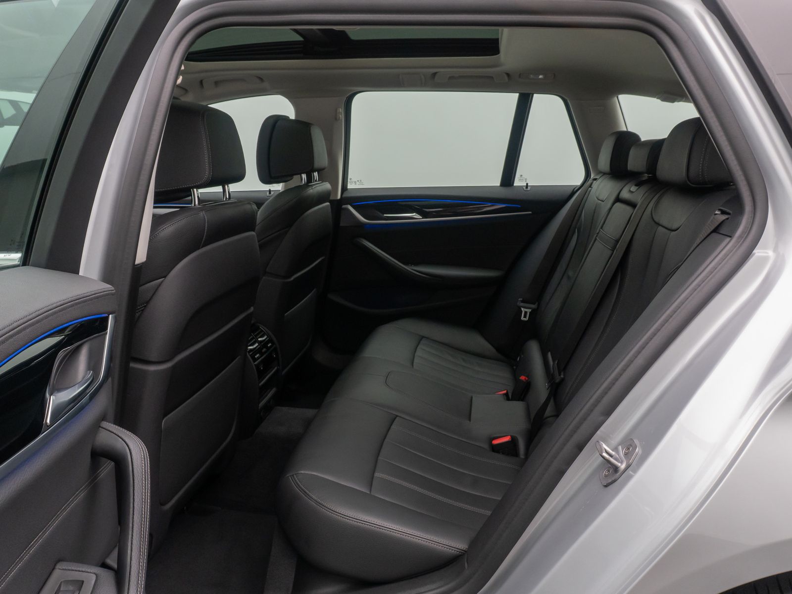 Fahrzeugabbildung BMW 520d Luxury Line 360&deg;DAB Alarm DisplKey Panorama