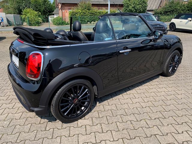 Fahrzeugabbildung MINI Cooper Cabrio 1,5 Classic Trim+Leder+Kamera+H&K