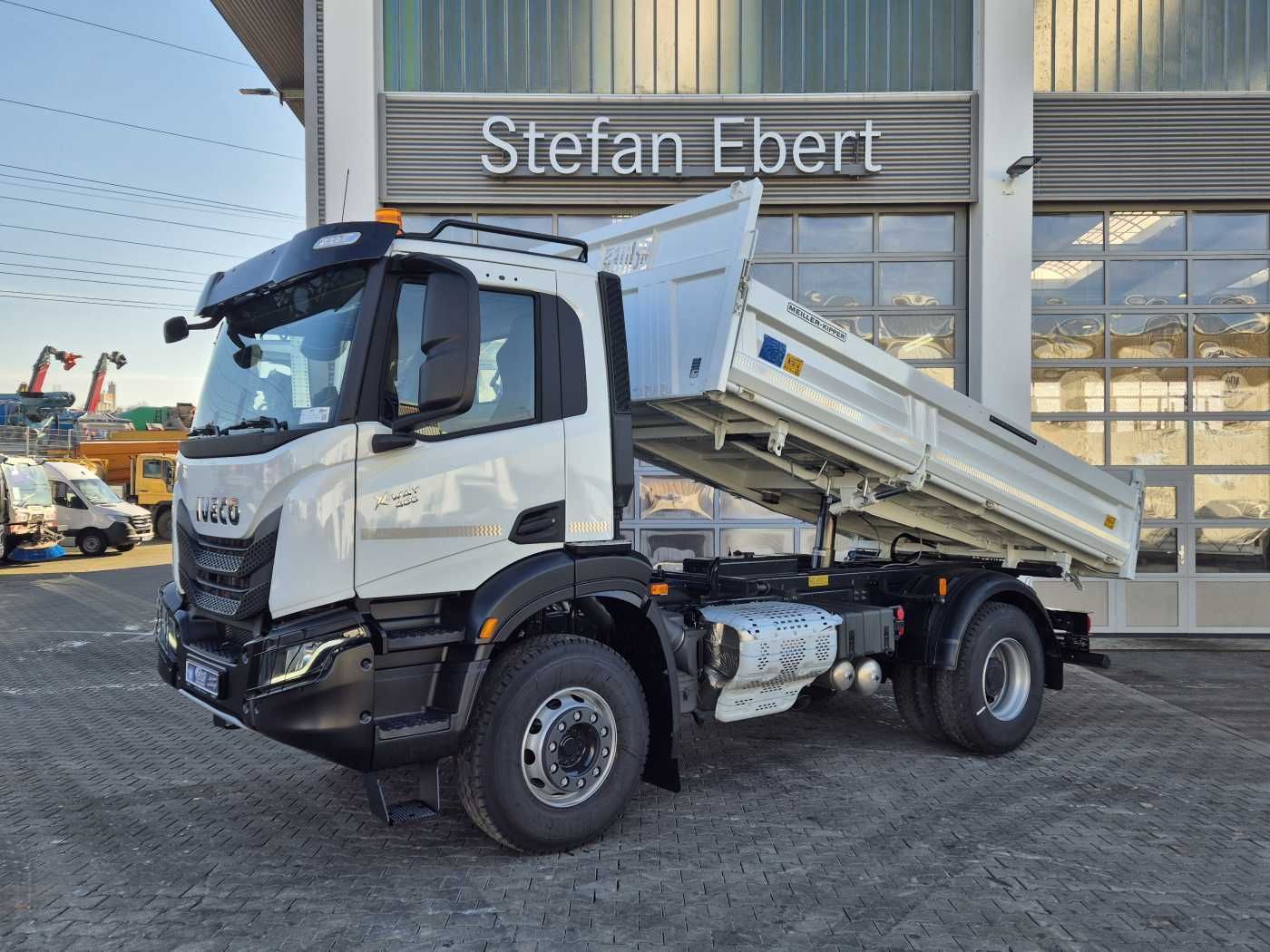 Fahrzeugabbildung Iveco X-Way AD200X40 HR OFF Meiller Bordmatic AHK DAB